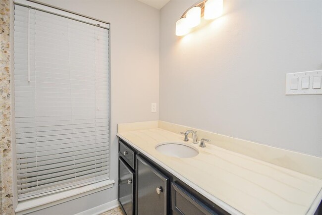 Building Photo - 2103 Winged Foot Dr