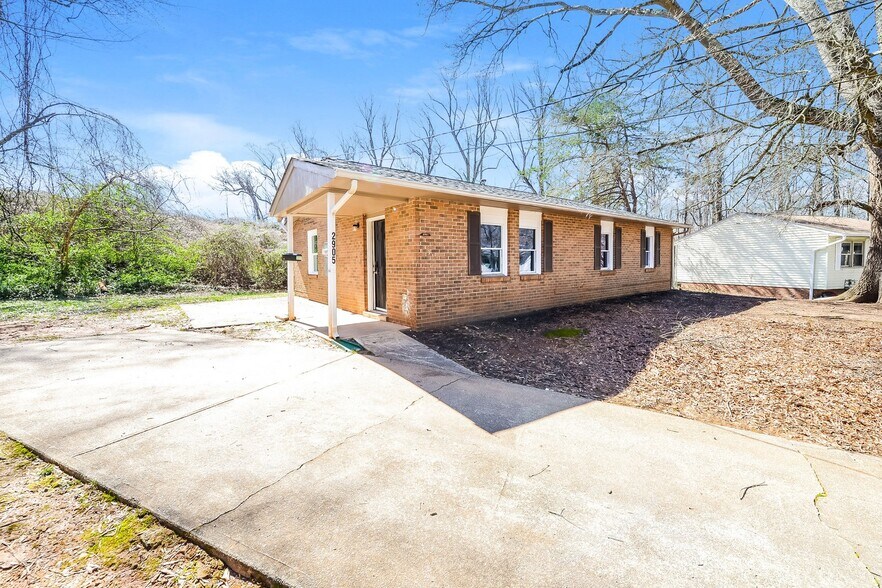 Building Photo - 2905 Galaxy Ct NE