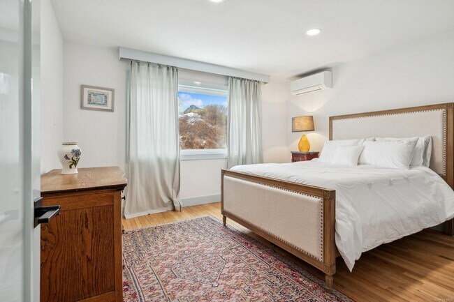 Building Photo - 8 Big Reed Path