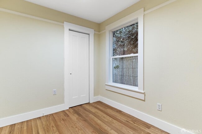 Building Photo - 689 43rd St