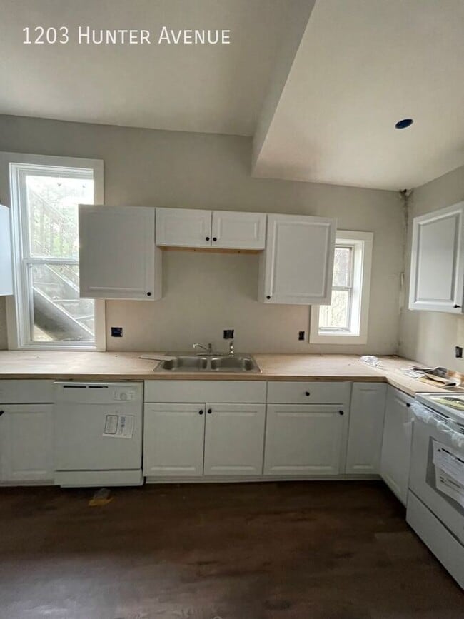 Building Photo - 1203 Hunter Ave