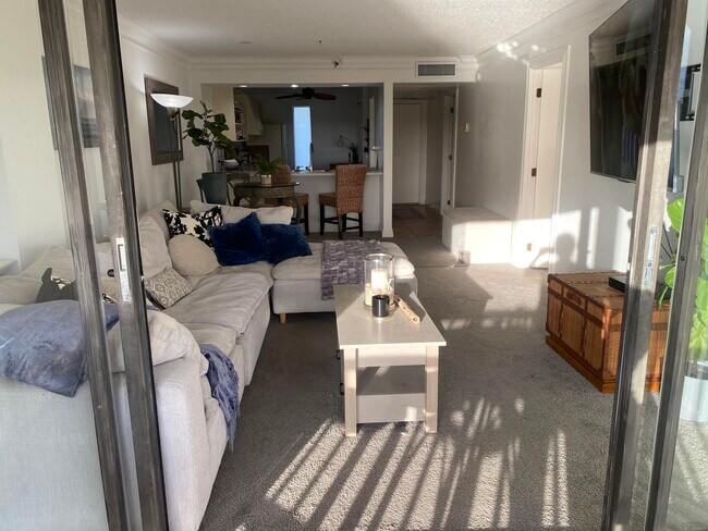 Building Photo - 22 Royal Palm Way