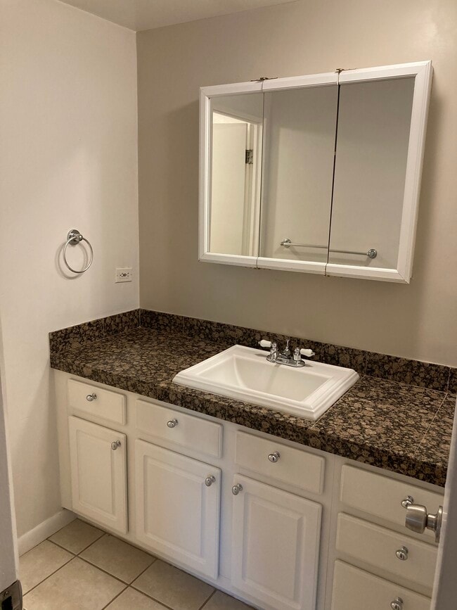 Bathroom - 830 E 11th Ave