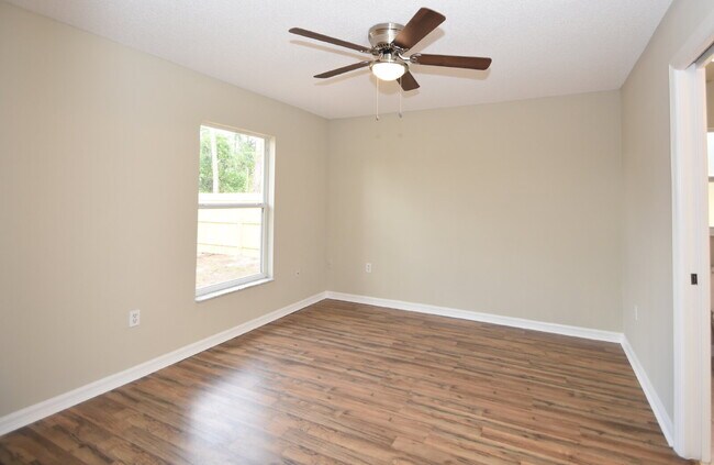 Building Photo - 3 Richelieu Ln