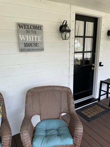 Building Photo - 107 E Melbourne Ave