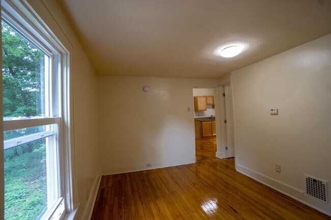 Building Photo - Available 7/1/26 Back Upper Deck Overlooki...