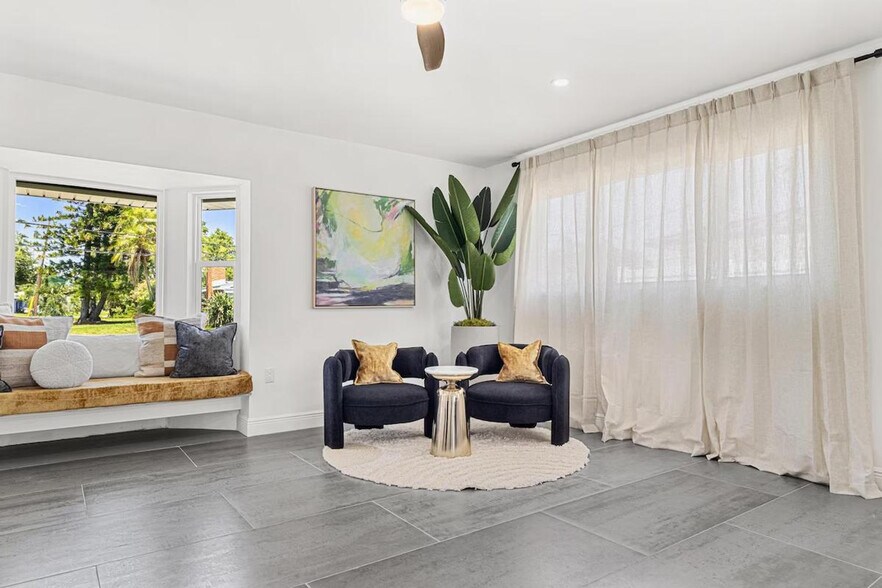 Building Photo - 650 69th Ave S