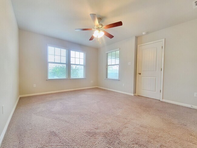 Building Photo - Stunning 3-Bedroom Home in Leander! Availa...