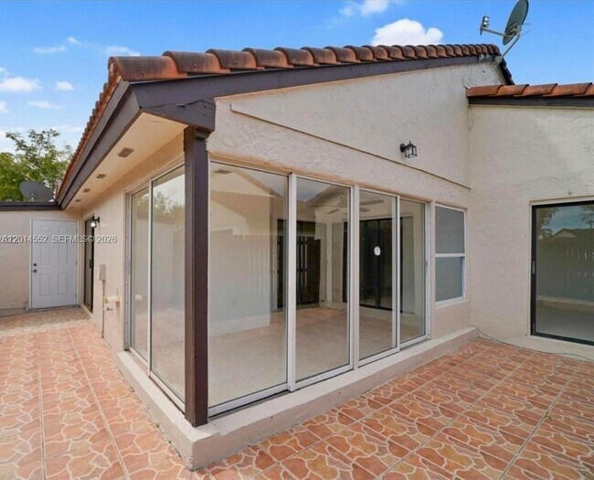 Building Photo - 15270 SW 45th Terrace
