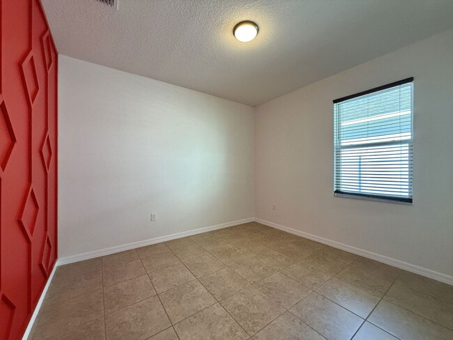 Building Photo - 10551 Park Meadowbrooke Dr