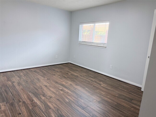 Building Photo - 11308 Madison Ct