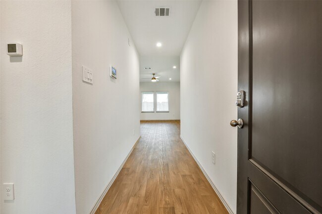 Building Photo - 9710 Wall St