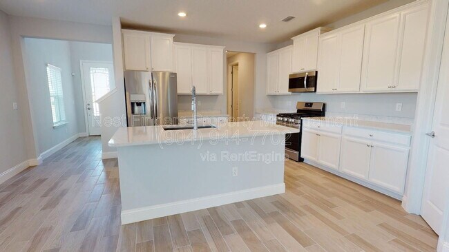 Building Photo - 307 Killarney Ave