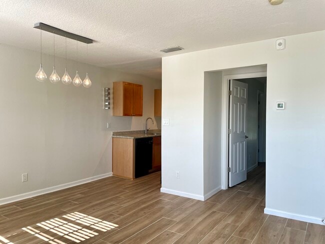 Building Photo - 5011 Starfish Dr SE