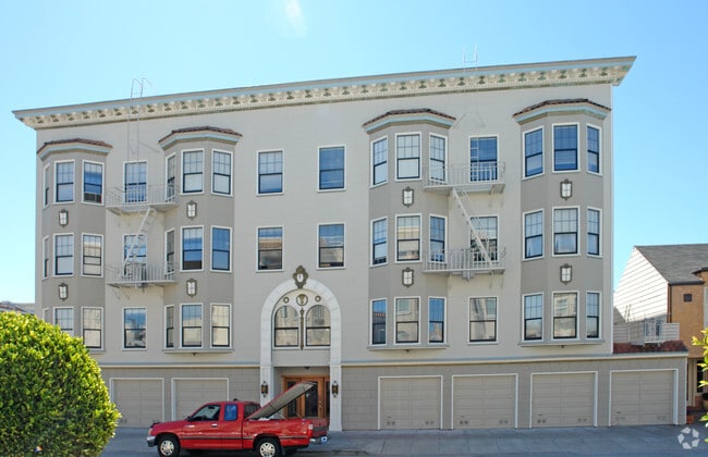 Building Photo - 2101 North Point St