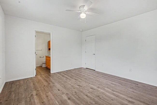 Building Photo - 2463 N Stone Pl
