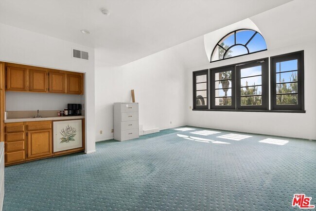 Building Photo - 1133 9th St