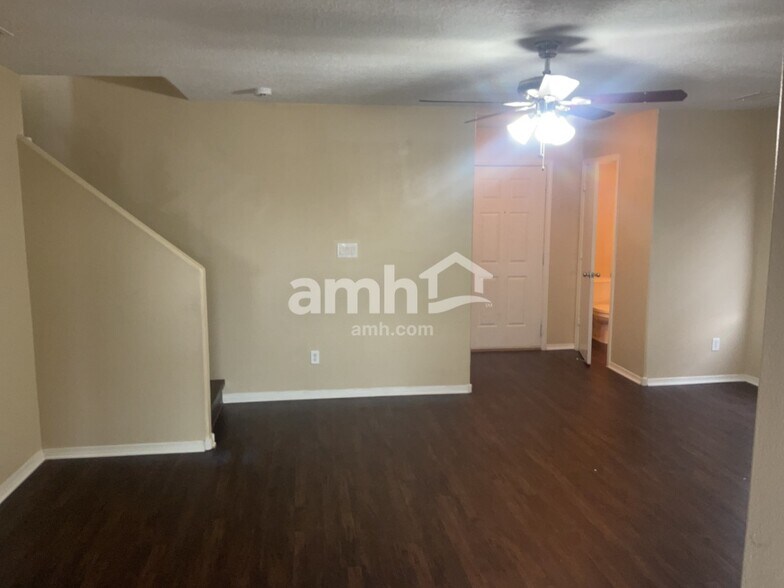 Building Photo - 5205 Caprock Dr NE