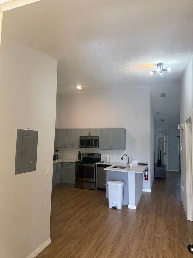 Building Photo - FREE RENT!!!Condo at Club Cortile, Luxury Condominiums and Townhomes.