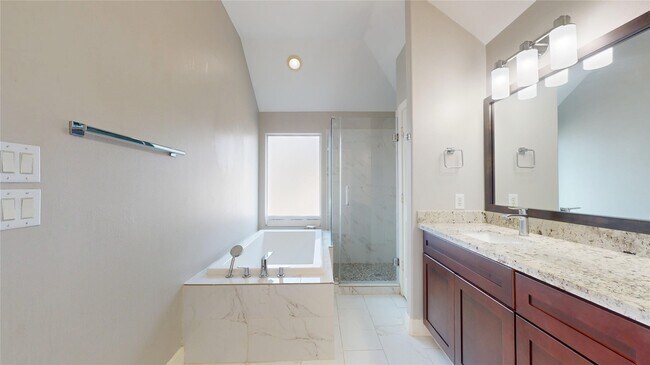 Building Photo - 328 Malone St