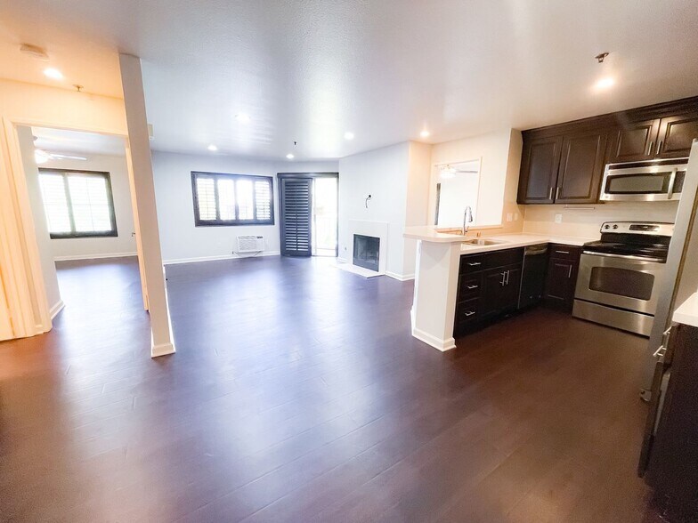 Building Photo - 1st & Penn Apts - 1penn