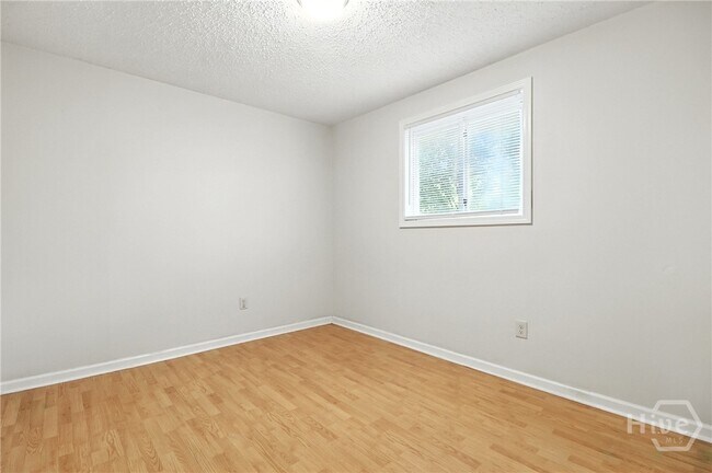 Building Photo - 332 Woodley Rd