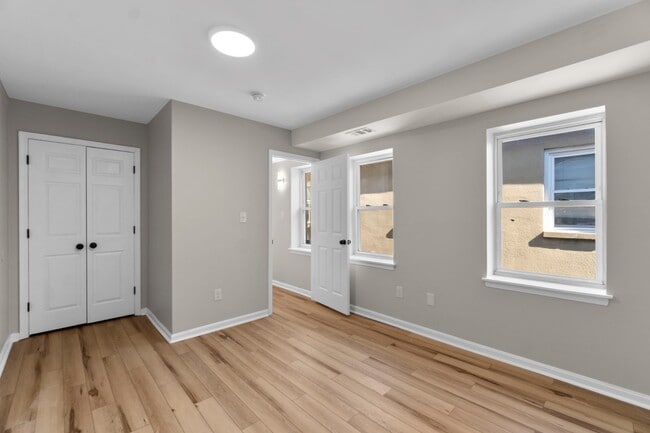 Building Photo - 2027 E Baltimore St