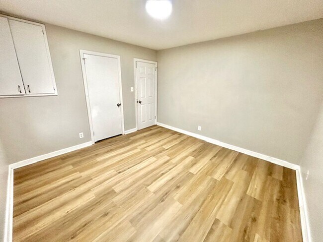 Building Photo - 2710 Scenic View Dr NW
