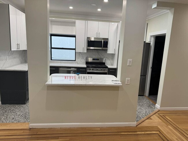 Building Photo - 19-22-22 21st Rd