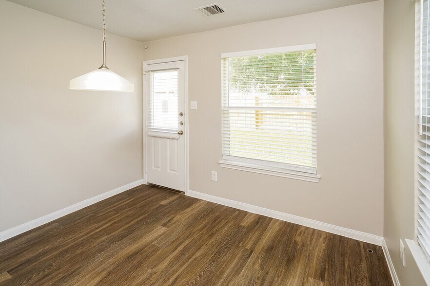 Building Photo - 5707 Mid Way