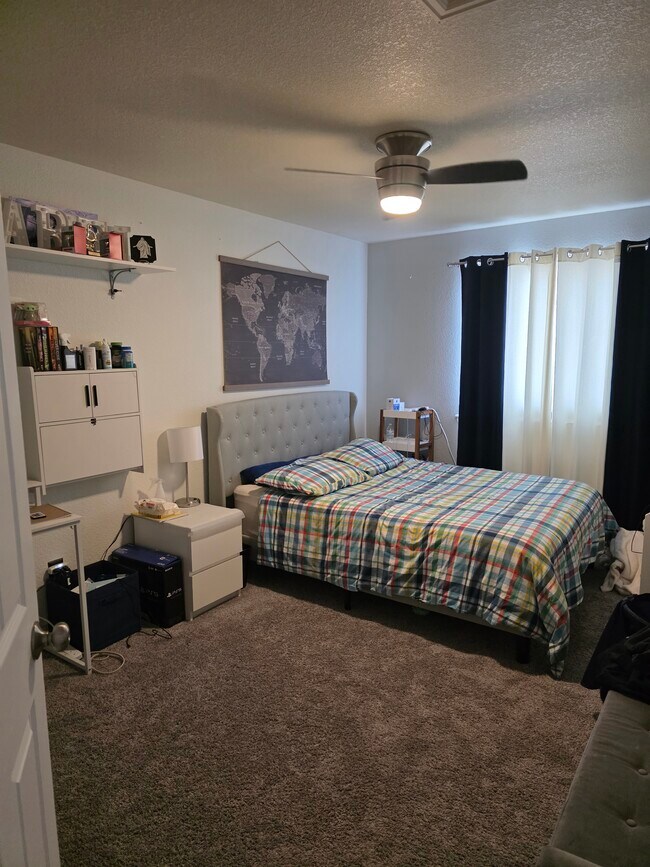 Building Photo - 128 N Prairie Falcon Pkwy