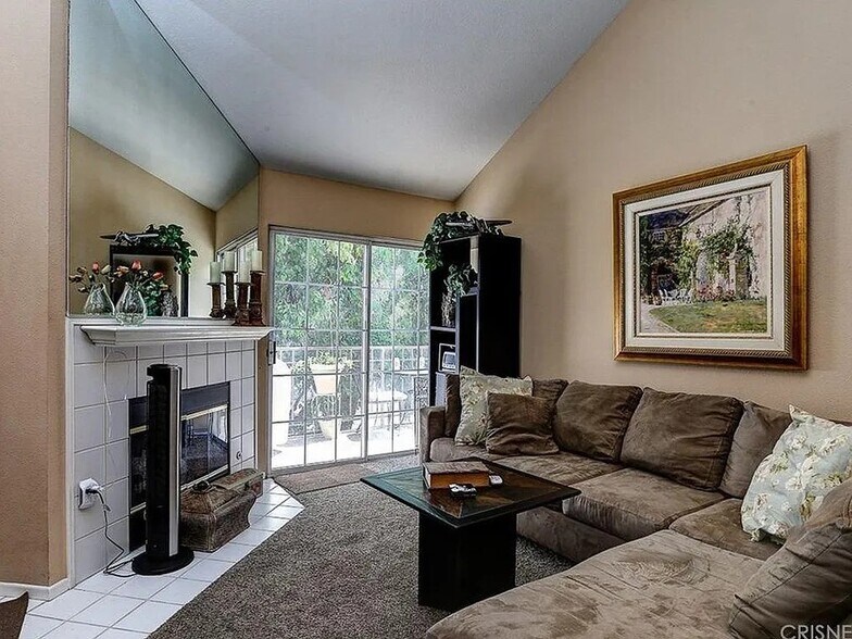 Building Photo - 24105 Del Monte Dr