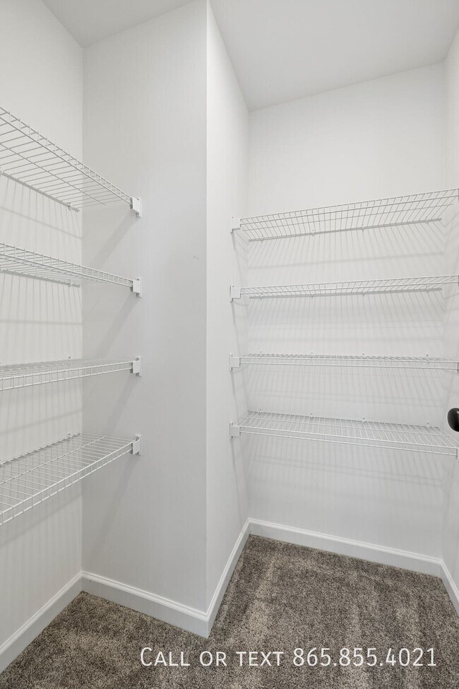 Building Photo - 515 Forsberg Ct