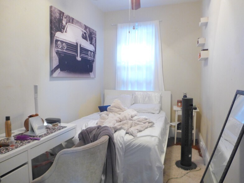 Building Photo - 24 Dell Ave