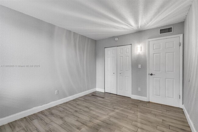 Building Photo - 1885 W 56th St
