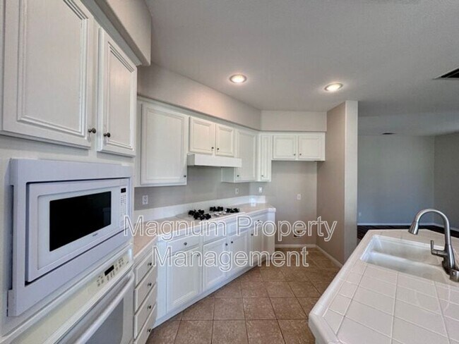 Building Photo - 30906 Crystalaire Dr