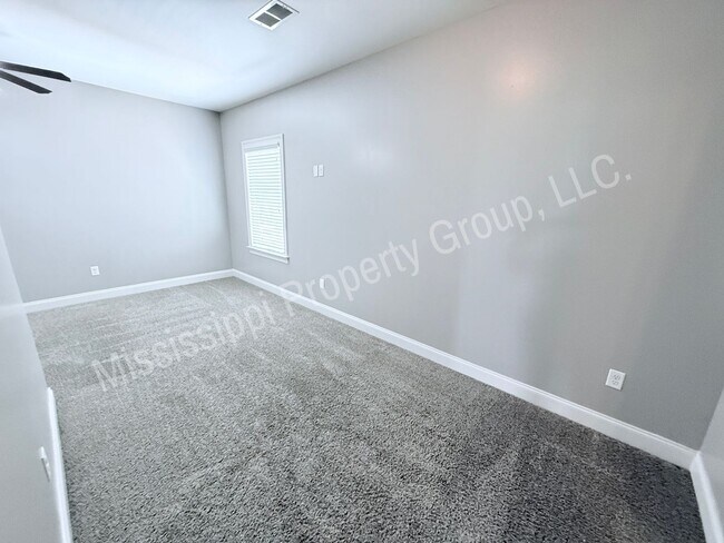 Building Photo - 4BR/4.5BA For Rent