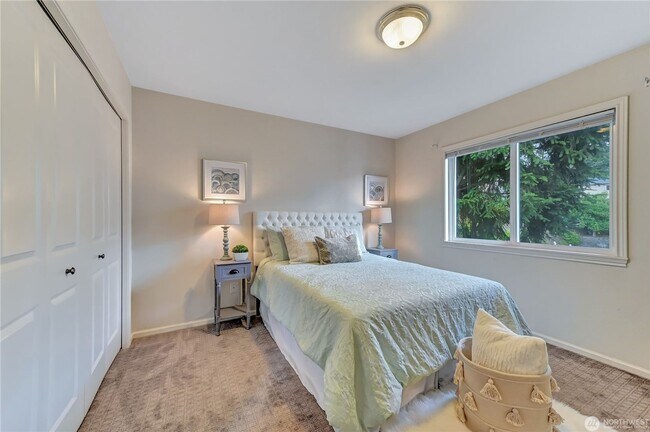 Building Photo - ? Stunning 4BR/3.5BA Home in Lake Forest P...
