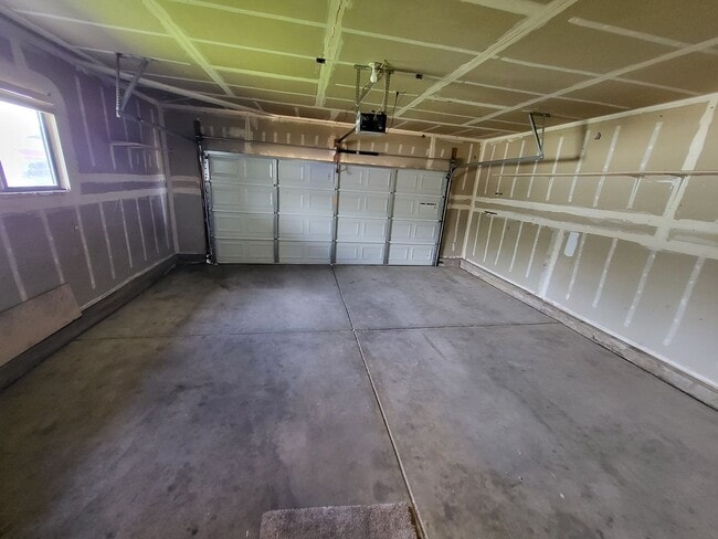 Building Photo - WAG0780>