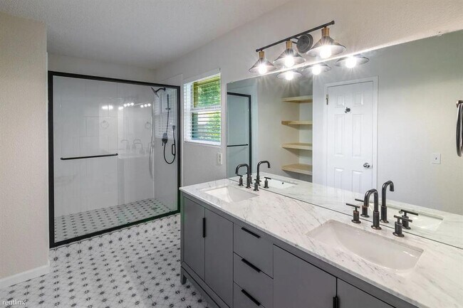 Building Photo - 6707 Carisbrooke Ln