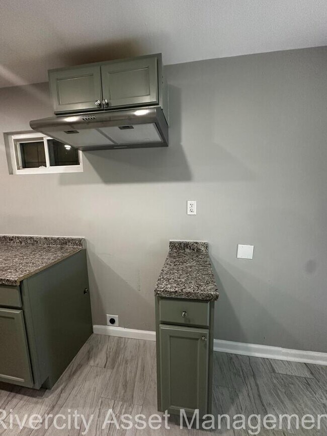Building Photo - North Memphis Cutie!!! Section 8 Friendly,...