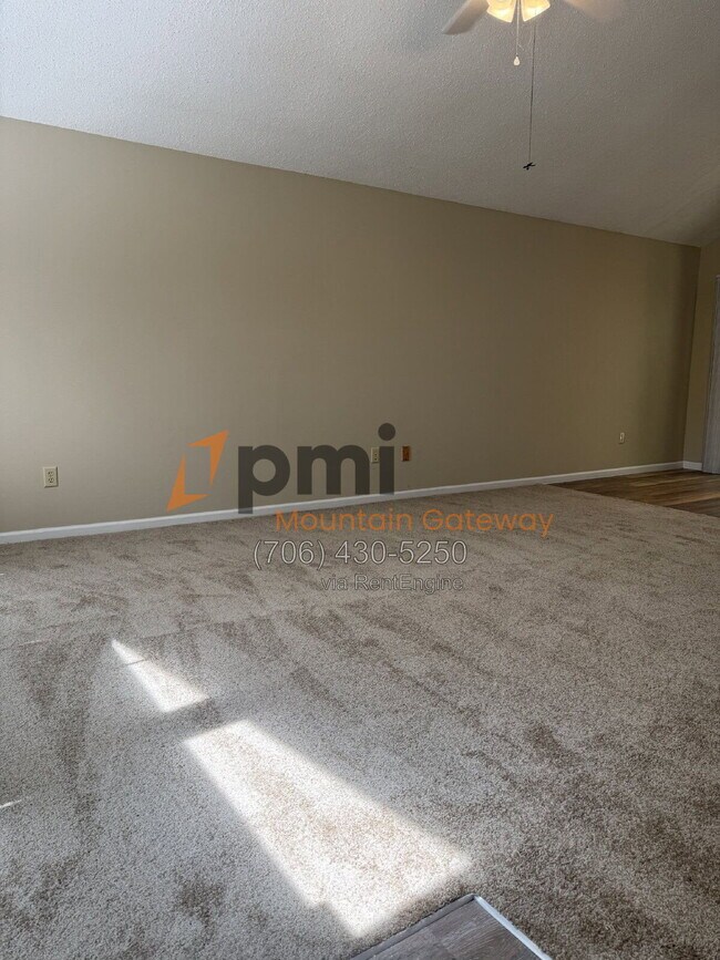 Building Photo - 82 Primrose Dr