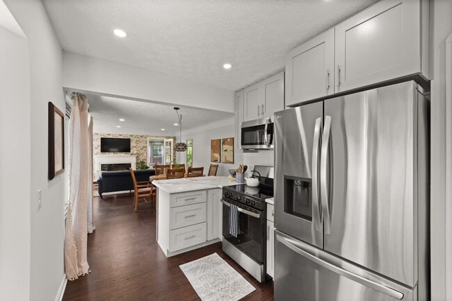 Building Photo - 6430 Olde York Rd