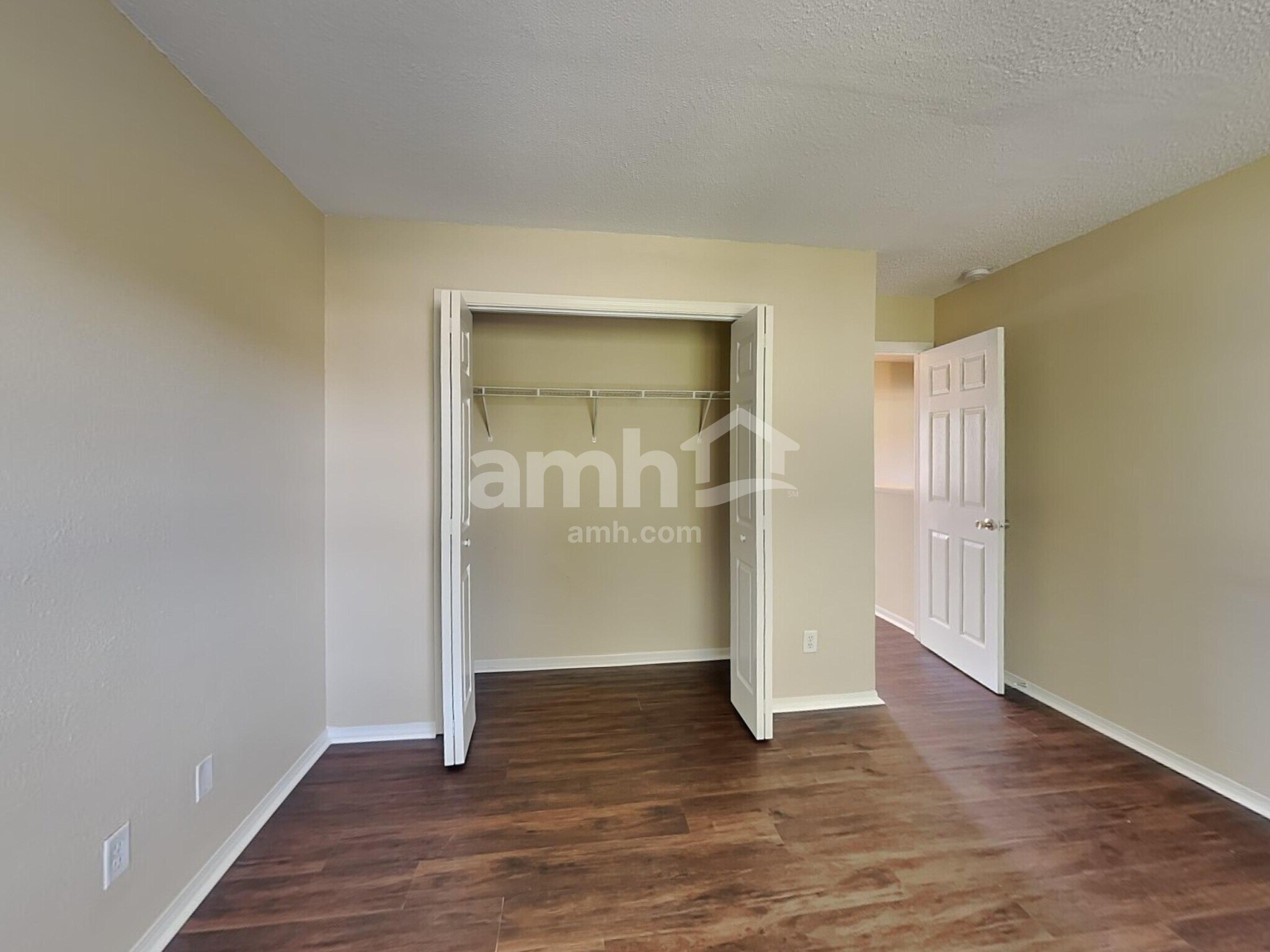 Building Photo - 1494 Blue Grass Pky