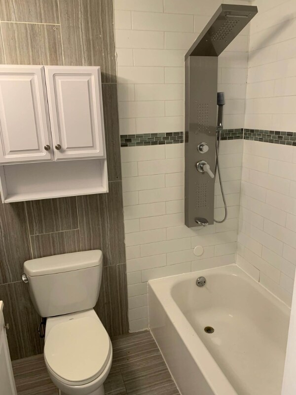 Building Photo - 530 King St