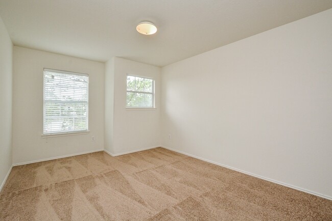 Building Photo - 18326 Thicket Grove Rd