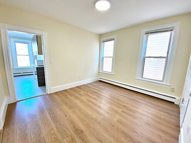 Building Photo - 466 Sumner St
