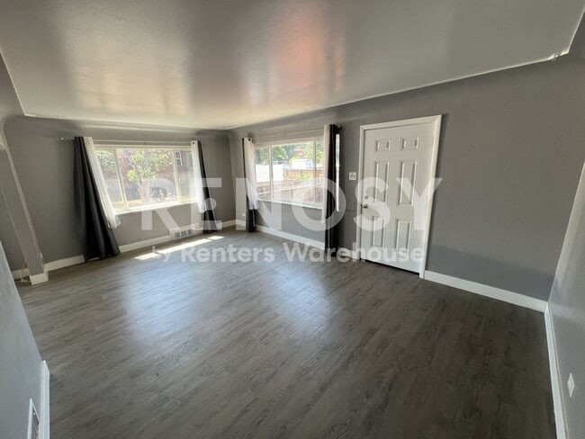 Building Photo - 342 S Alcott St