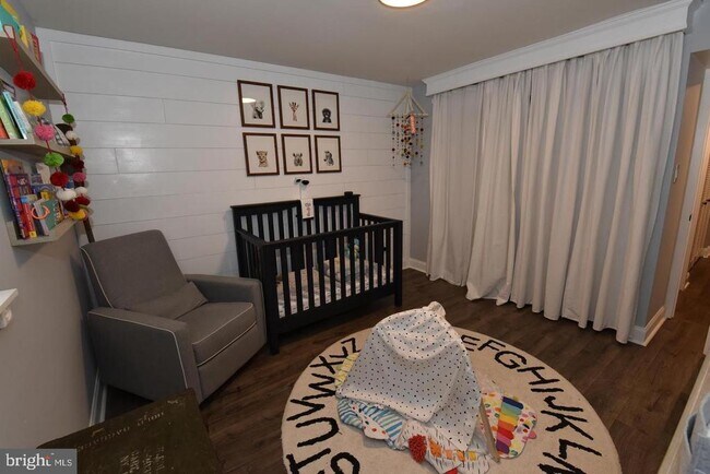 Building Photo - 1666 Parkcrest Cir