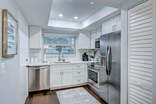 Building Photo - 68 Yacht Club Dr